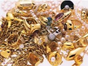 RECORD ISTORIC // Vameșii au reținut 13 kg de bijuterii din aur și o colecție valoroasă de monede antice