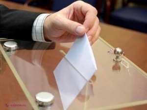 Primele ÎNCĂLCĂRI // Secţii de votare deschise cu întârziere şi căderea Registrului de Stat al Alegătorului 