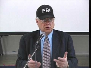 Un agent FBI vorbește despre Illuminati, sataniști și pedofilii din elita SUA