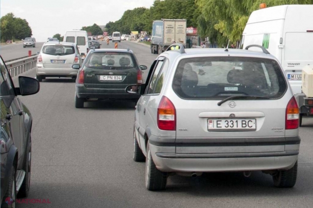 Întâi aprilie - DATĂ-LIMITĂ! Câți proprietari de automobile cu numere de înmatriculare străine și-au înregistrat până acum mașinile în R. Moldova