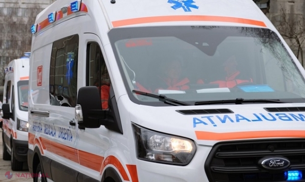 Accident înfiorător la Rezina: O fetiță de 5 ani a căzut cu mandibula într-un gard ascuțit de la biserică. Pentru a fi salvată, a fost transportată cu tot cu bucata de rangă metalică la spital 