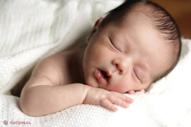STUDIU // Medicamentele europene pentru bebeluşi conţin aditivi PERICULOȘI