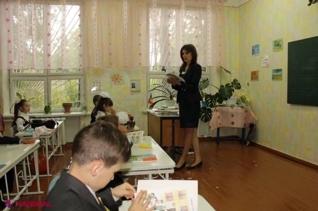 Ce are de gând să facă, de fapt, Guvernul cu salariile profesorilor din R. Moldova: Unii dascăli vor fi în MINUS