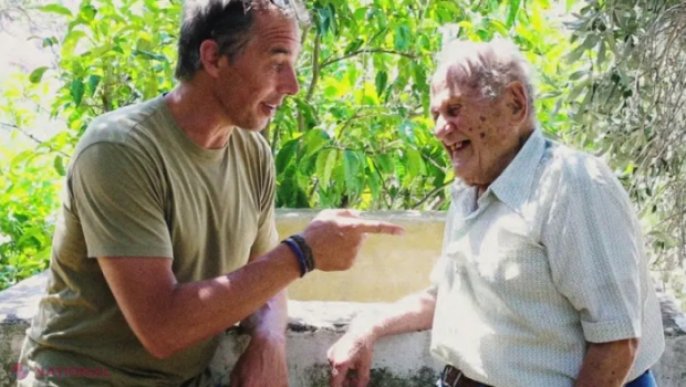 Un bărbat bolnav de cancer în stadiu terminal s-a mutat pe o insulă grecească și a mai trăit 30 de ani. Ce sunt „zonele albastre” 