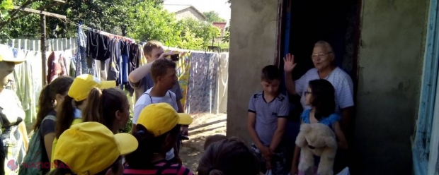 O bunică din R. Moldova crește singură trei nepoți într-o casă incendiată 