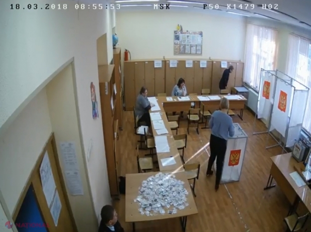 VIDEO // Cum se FRAUDEAZĂ alegerile în Rusia. Zeci de buletine de vot TICSITE în urnă de membrii secției de votare