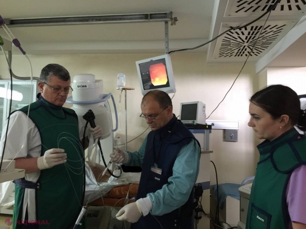 SUCCES pentru chirurgii din R. Moldova: Au instalat, în premieră, o proteză biliară din metal unui pacient