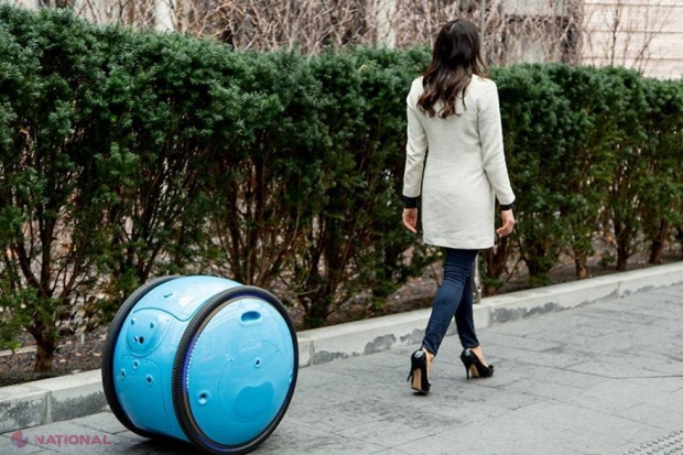 FOTO // Robotul ASISTENT care îţi duce lucrurile oriunde mergi 