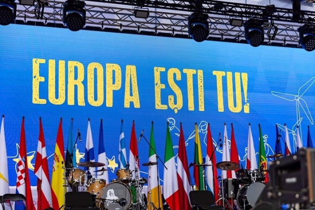 VIDEO // Ziua Europei, în centrul Chișinăului: Orășelul european și-a deschis „porțile” pentru vizitatori