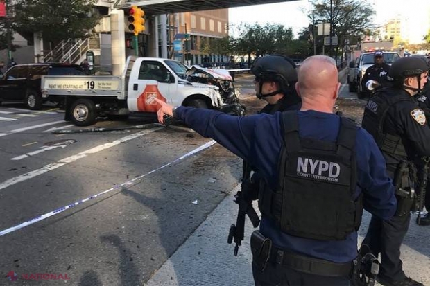 ATAC ARMAT în Manhattan: Un individ a intrat cu maşina în trecători şi apoi a deschis focul. BILANŢUL este devastator | FOTO, VIDEO
