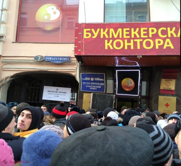 FOTO INCIDENTE la Moscova: Mai mulţi moldoveni veniţi la vot au ajuns la poliţie