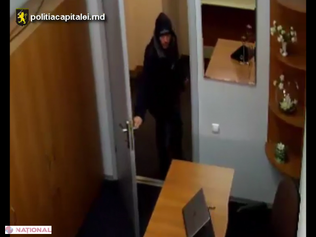 VIDEO // Îl recunoști pe acest individ căutat de Poliție: A intrat în oficiul unei companii și a furat