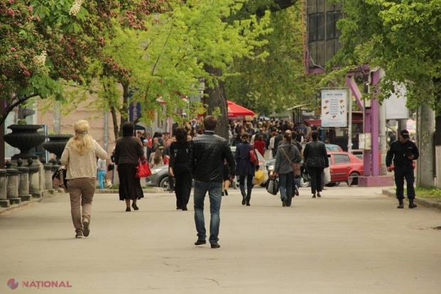 Statistică // Femeile din R. Moldova trăiesc mai mult decât bărbații