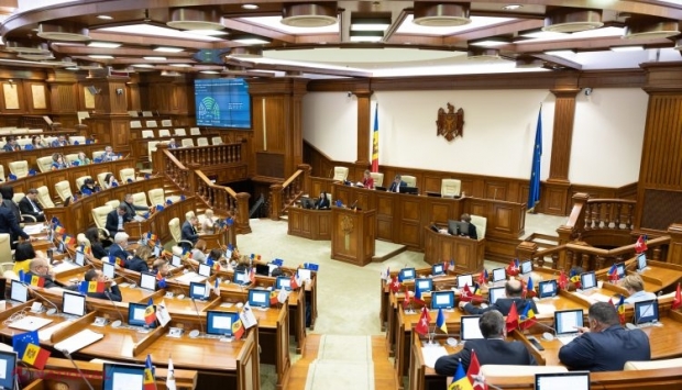 DECIS // Votul prin corespondență, pilotat la scrutinul din toamna anului 2024, pentru cetățenii R. Moldova aflați în SUA și Canada: Opoziția va contesta inițiativa la Curtea Constituțională