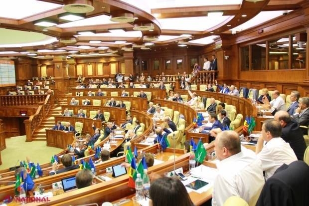 Deputații din R. Moldova își vor putea cumpăra CADOURILE pe care le primesc, dacă valoarea acestora este mai mare de 1 000 de lei