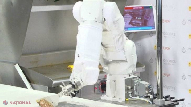 VIDEO // Robotul Masterchef pregătește burgeri în restaurante. Cum arată în acțiune
