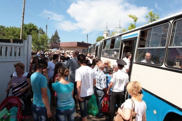 UTIL // Cum va circula transportul public din Chișinău în Noaptea Învierii și de Paștele Blajinilor: Autoritățile vor pune la dipoziție autobuze până la poarta celui mai mare cimitir