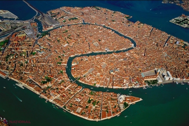 Taxa de intrare în Veneția intră în vigoare joi, 25 aprilie. Ce categorie de turiști nu este obligată să o plătească