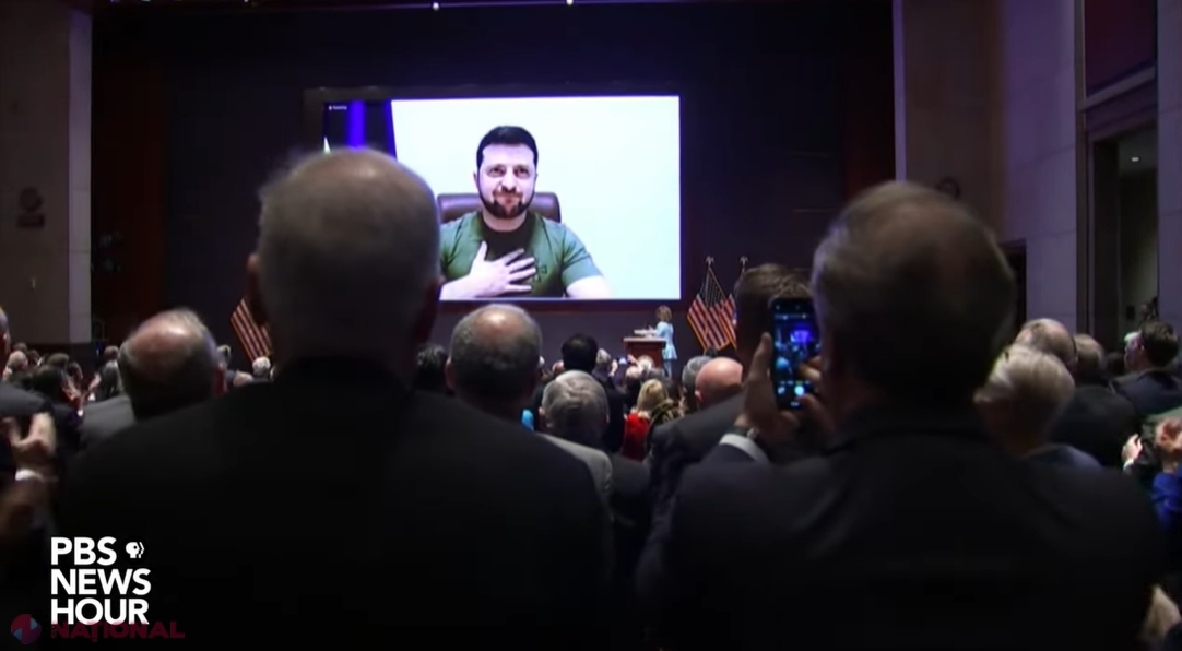 VIDEO // Volodimir Zelenski, APLAUDAT la scenÄ deschisÄ de membrii Congresului SUA. Americanii sunt uimiÈi de CURAJUL de care dÄ dovadÄ preÈedintele Ucrainei Èi poporul ucrainean