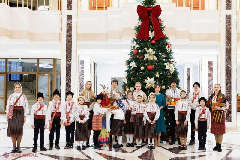 Colindători și urători au adus bucuria Crăciunului la Președinția Republicii Moldova