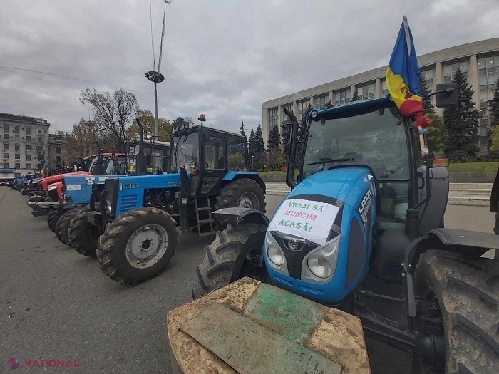 GALERIE FOTO // Piața Marii Adunări Naționale ocupată de TRACTOARE „Cerem compensații pentru