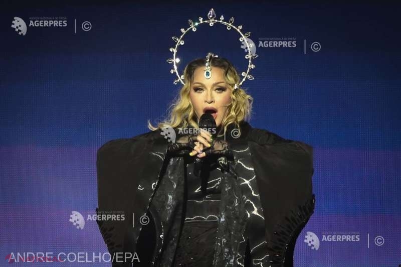 Madonna a atras 1,6 milioane de persoane la concertul gratuit de pe plaja Copacabana din Brazilia