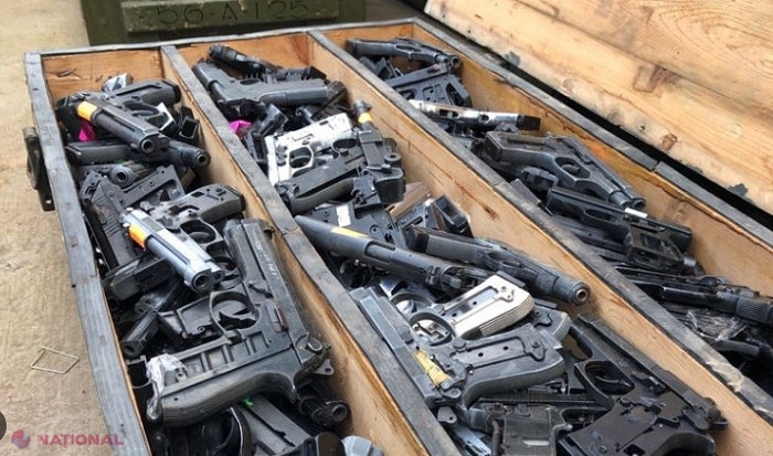 Sute de arme deținute ilegal, predate benevol Poliției în ultimele două luni, pentru a scăpa de închisoare: Peste 20 000 de arme, distruse în ultimii zece ani