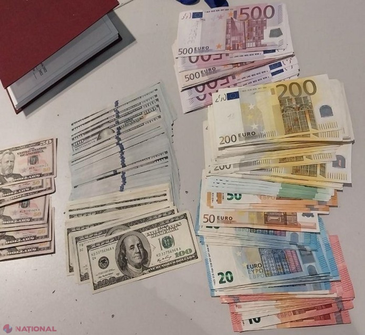 O femeie din R. Moldova a vrut să plece în Italia cu peste 25 000 de euro și aproape 10 000 de dolari, fără să declare banii la vamă