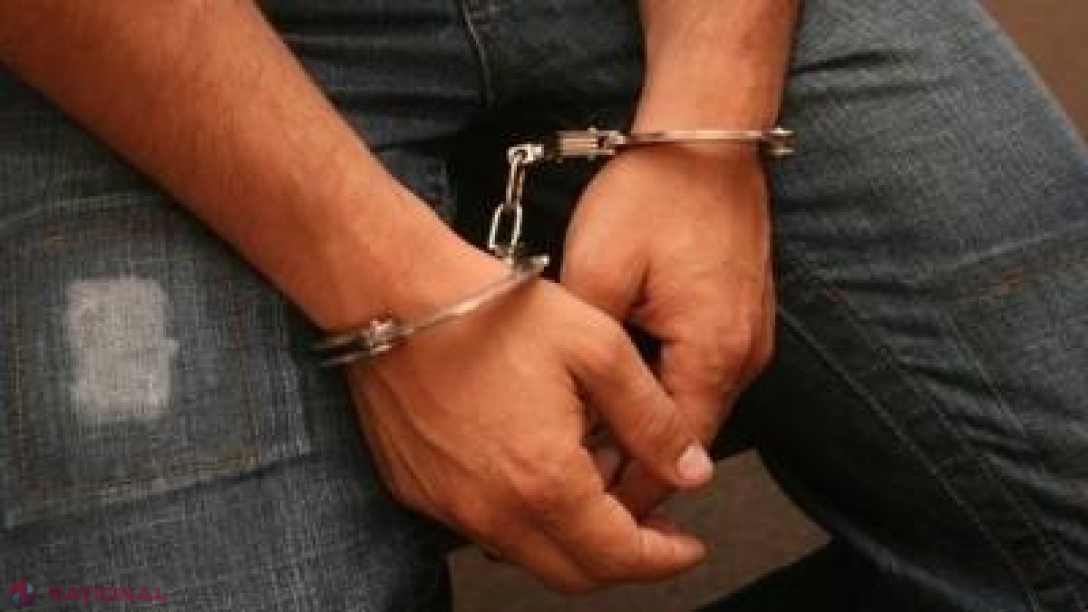 A vrut să dea MITĂ poliţiştilor, dar a dat de belea