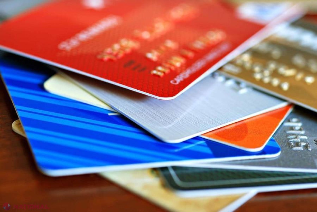 Chiar dacă au bani pe CARD, cetățenii R. Moldova preferă să-i extragă și să efectueze plăți în NUMERAR