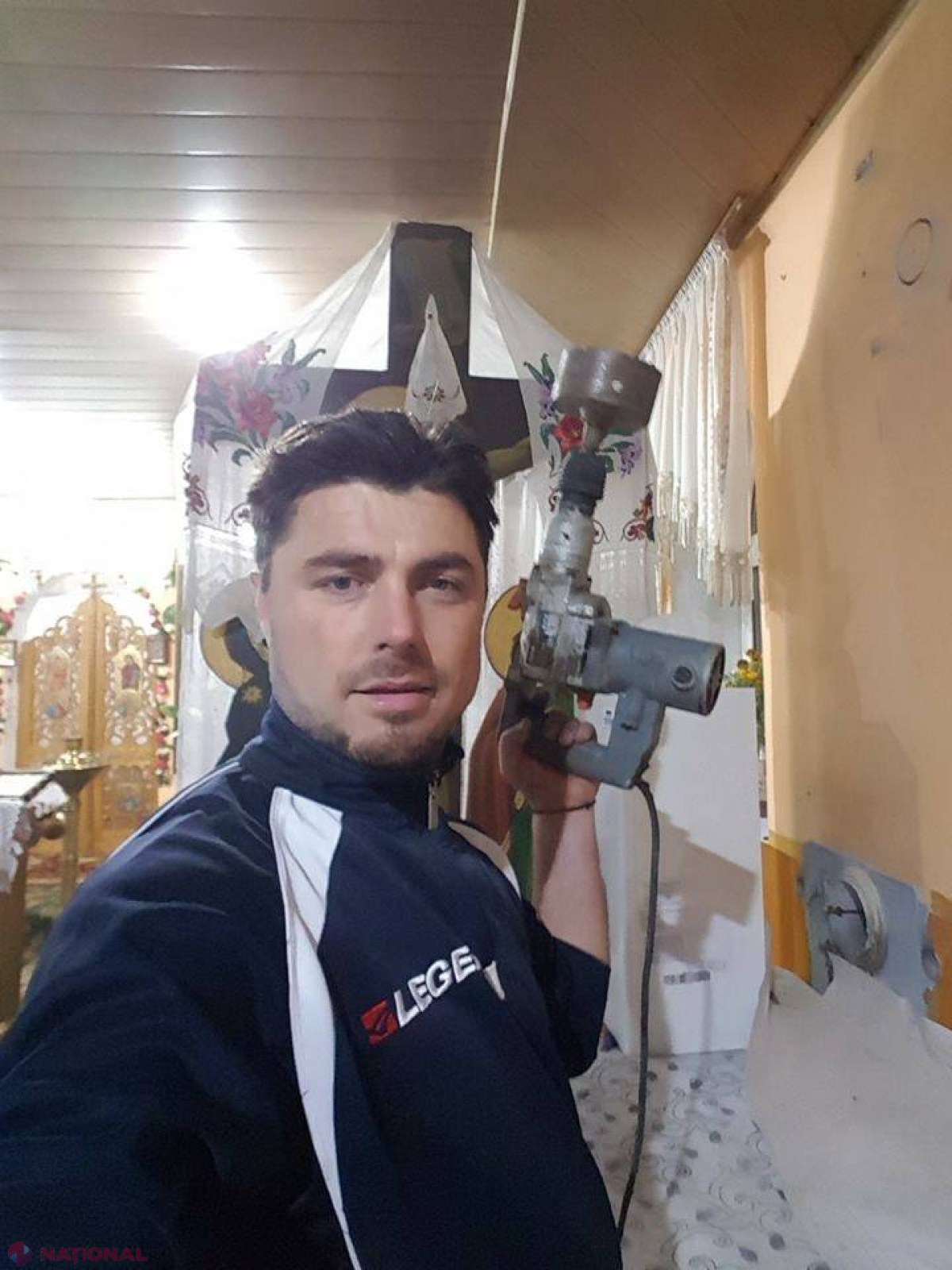 FOTO // Un PREOT din R. Moldova a instalat de unul singur SISTEMUL DE ÎNCĂLZIRE în biserică: „Așa e când meșterii îți solicită tarife COSMICE”