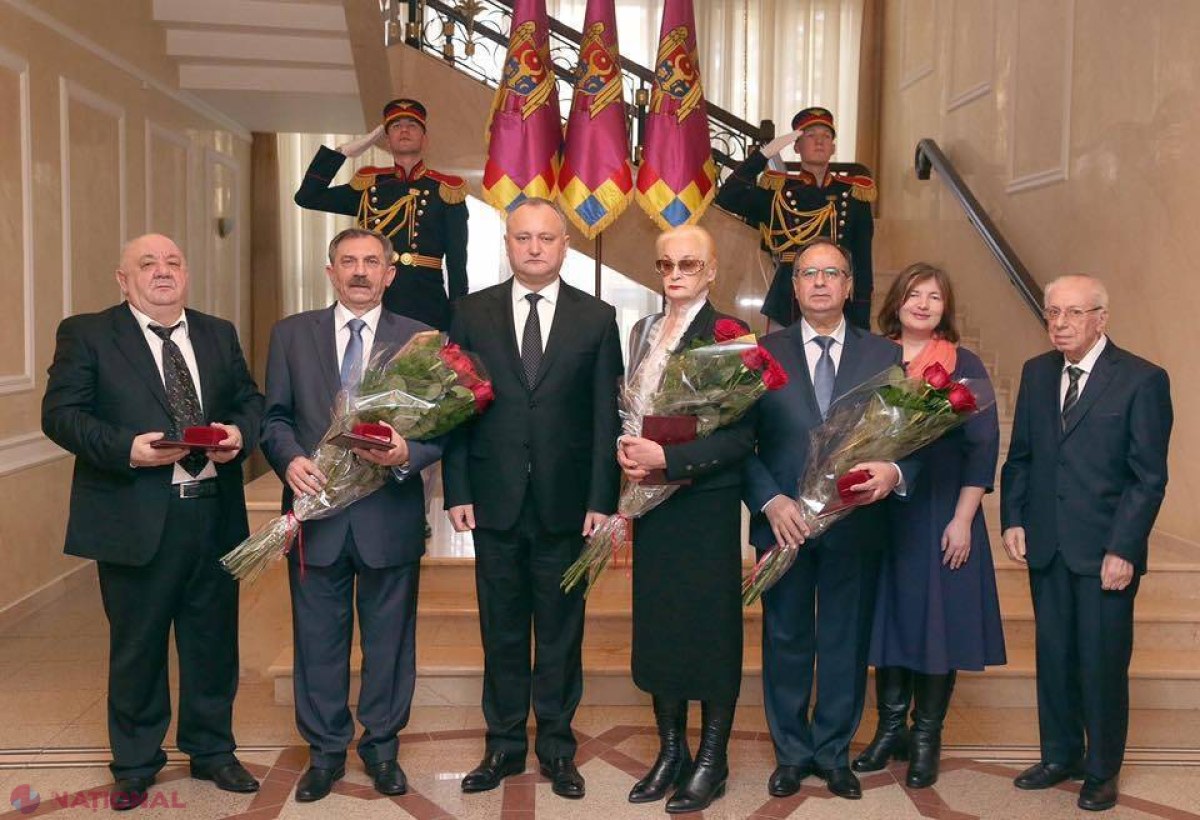 Inițiativa lui Dodon, ironizată de internauți: Cum arată „steagul moldovenesc cu cap de bou” 