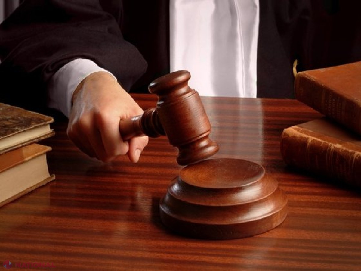 Doi ESCROCI, care au lăsat fără APARTAMENTE cinci persoane cu deficiențe psihologice din Chișinău, condamnați la 17 și, respectiv, 20 de ani de închisoare. Procesul a fost TĂRĂGĂNAT aproape șase ani, iar cei doi au reușit să fugă din R. Moldova