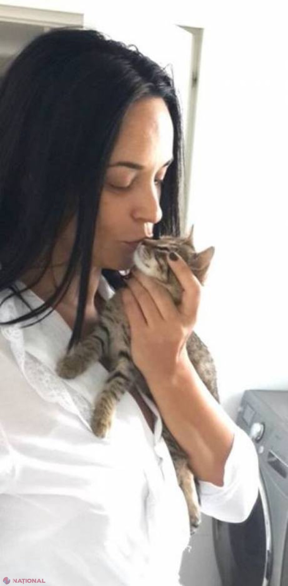 Nici nu zici că e ea! Andreea Marin, complet nemachiată la 38 de ani