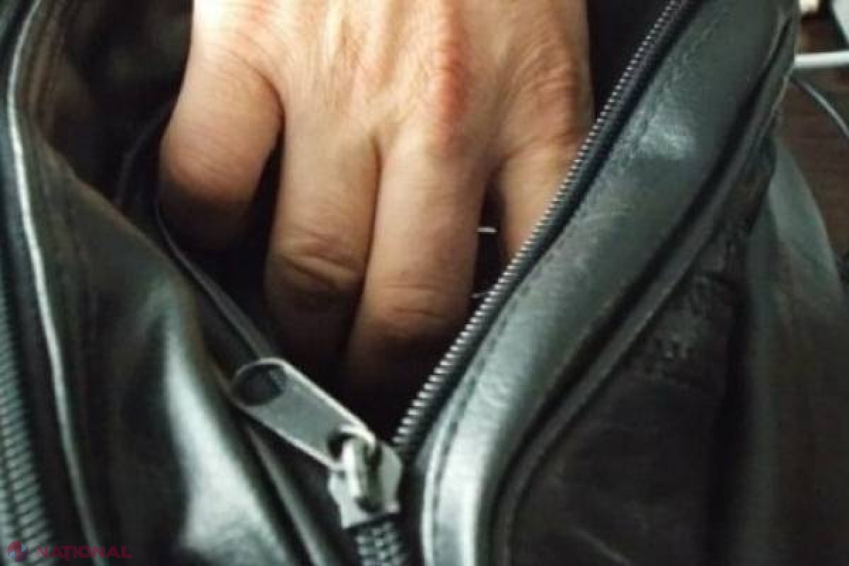 DETALII despre cazul femeii jefuite ieri la ieșirea din bancă: Concubinul ar fi determinat-o să ÎNSCENEZE furtul banilor