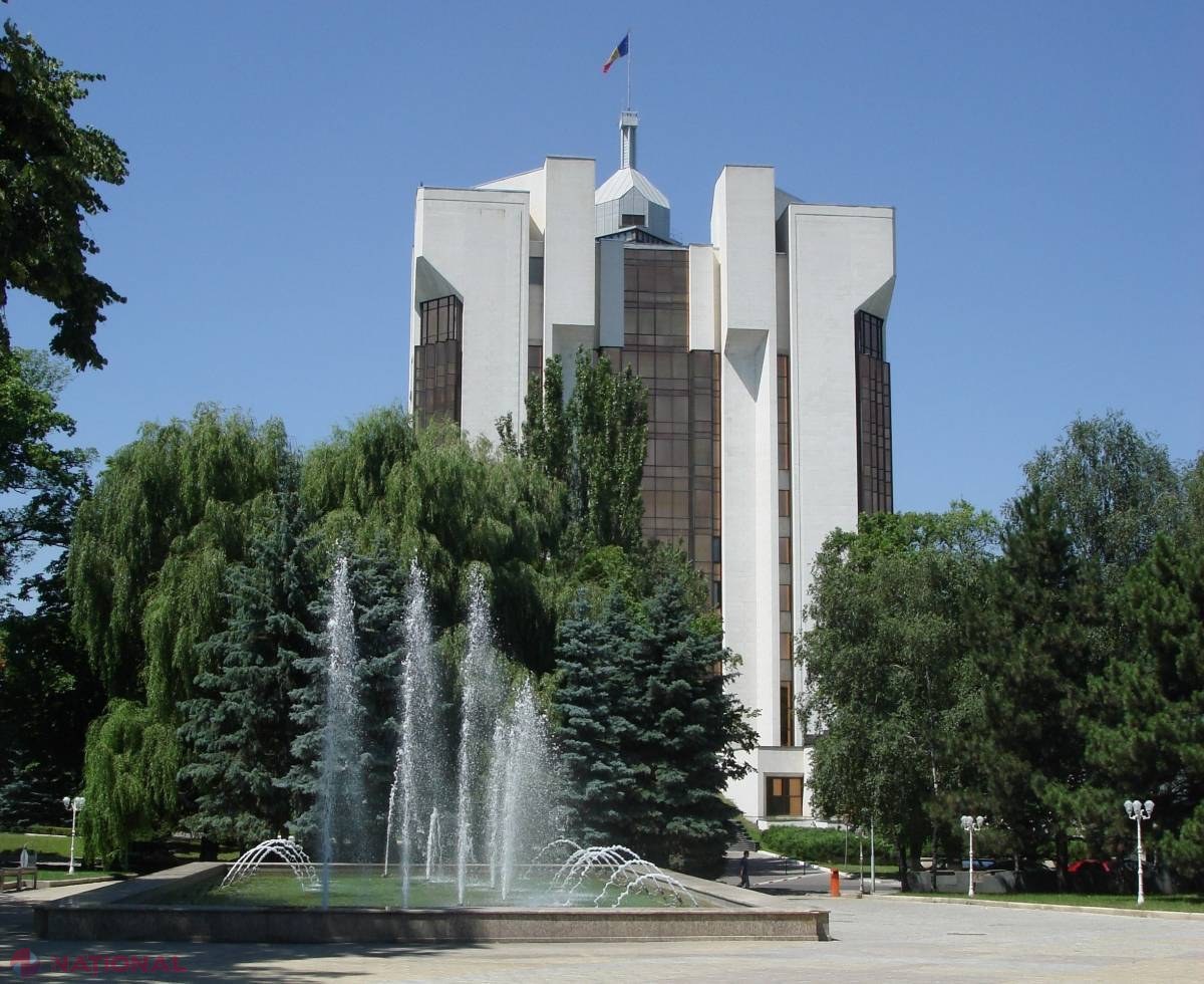 Un candidat la PREZIDENȚIALE vorbește DESCHIS despre părinţi, copilărie şi soarta R. Moldova: Cine plăteşte, acela comandă preşedintele?