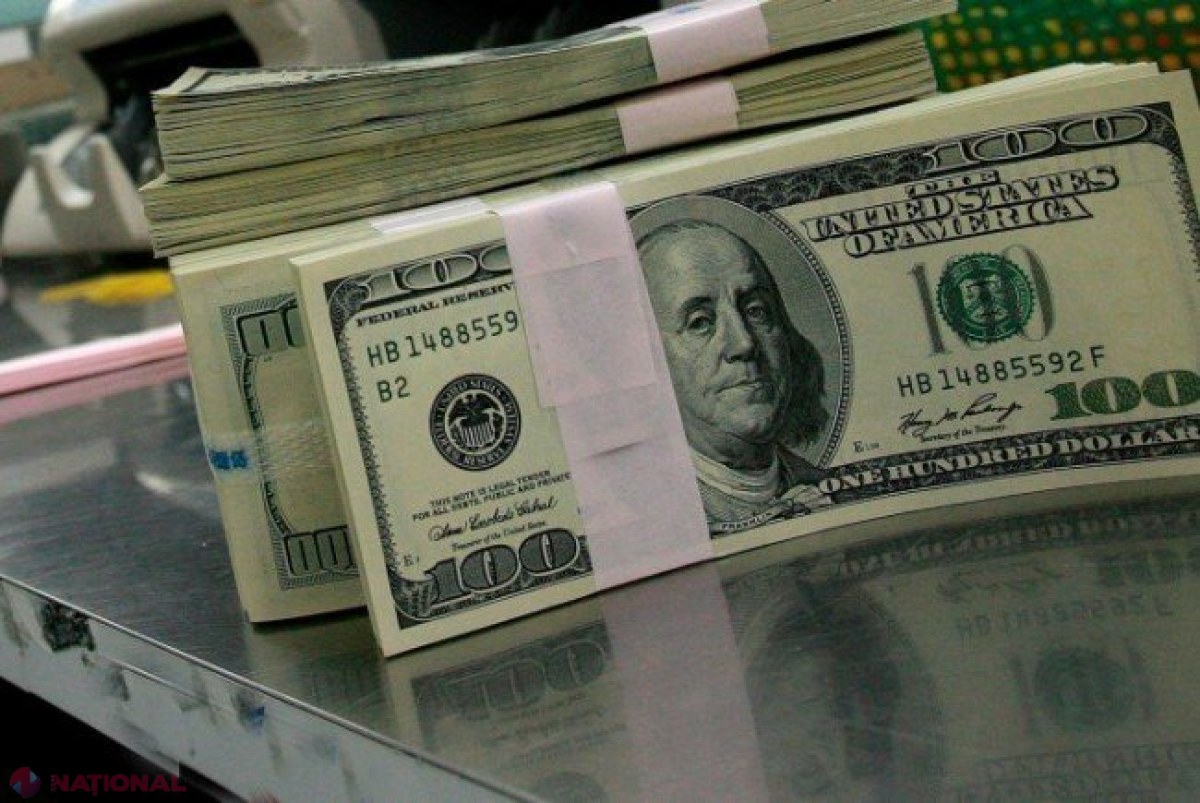 PROGNOZE // Dolarul va urca la 17,2 lei, iar salariul mediu pe economie va ajunge la circa 7 000 de lei