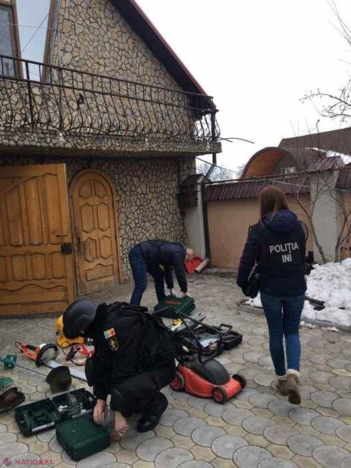 Mai mulți cetățeni moldoveni FURAU din Franța și aduceau bunurile în R. Moldova: Gruparea care a dat zeci de lovituri, destructurată, iar liderul - anunțat în căutare