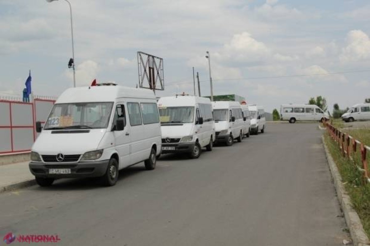 UTIL // Primăria capitalei a MODIFICAT itinerarul rutelor de microbuz. VEZI pe unde vor circula acum acestea 