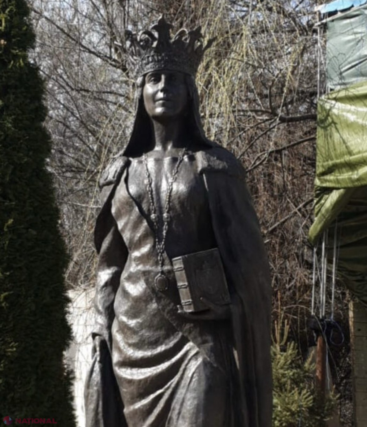 Statuia Reginei Maria din scuarul Liceului „Gheorghe Asachi” va fi INAUGURATĂ pe 27 martie, atunci când marcăm împlinirea a 107 ani de la Unirea Basarabiei cu România