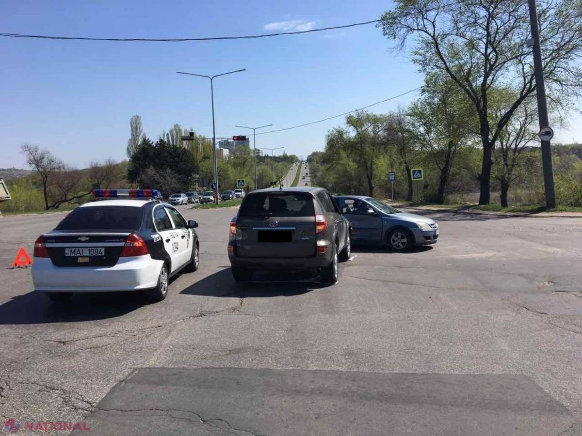 Trei șoferi au FUGIT de la fața locului, după ce au provocat accidente rutiere. Poliția, pe urmele lor