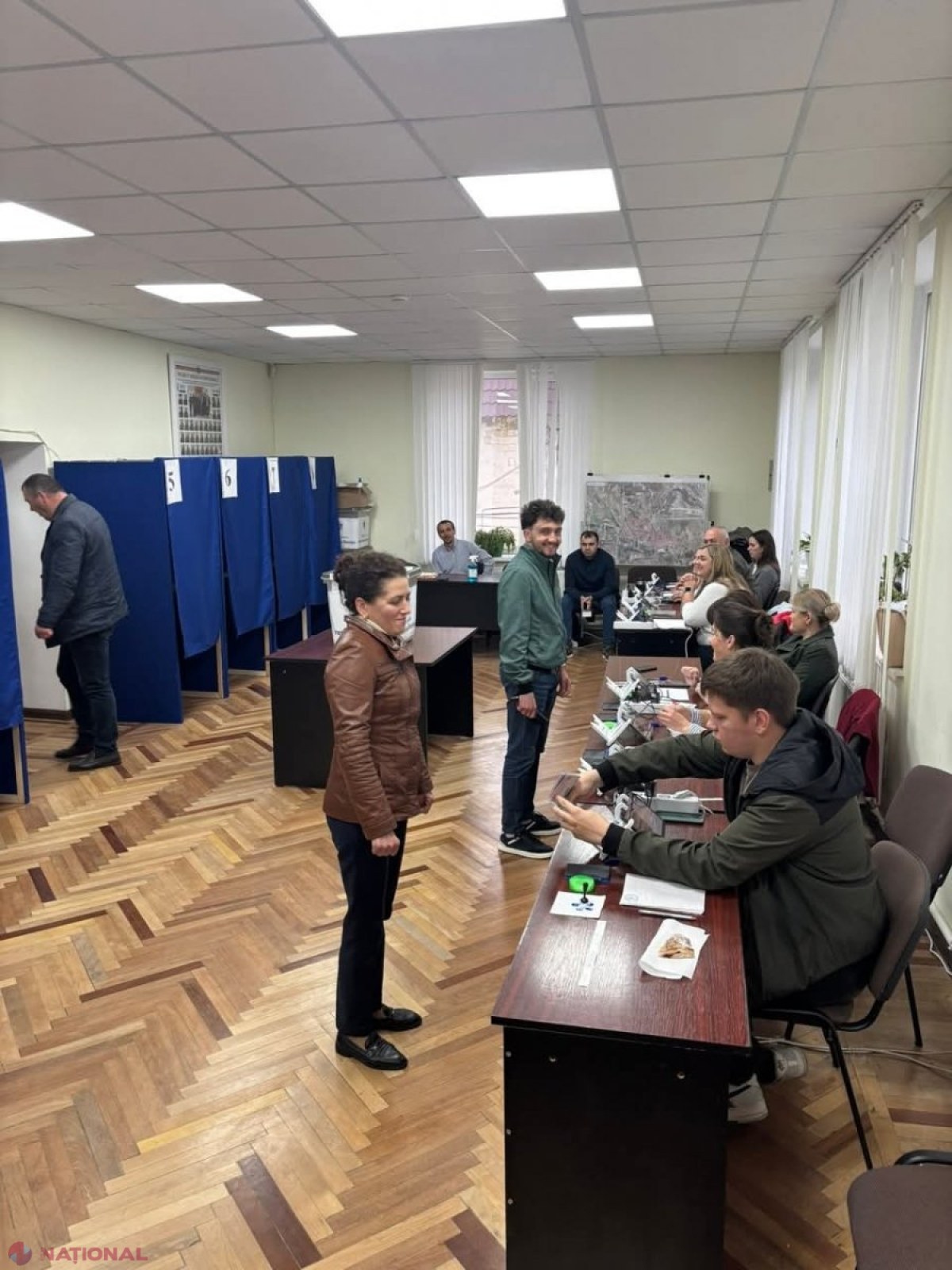 Prezență sporită la vot în diasporă pentru alegerea președintelui României: Aproape 75 de mii de români din R. Moldova s-au prezentat la urne în primele două zile