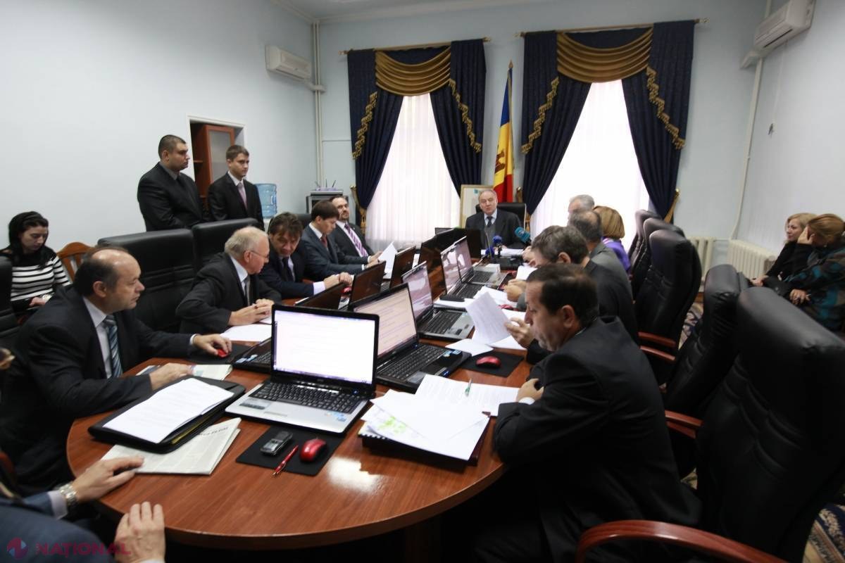 Consiliul Superior al Magistraturii își cumpără FOTOLII-LEAGĂN