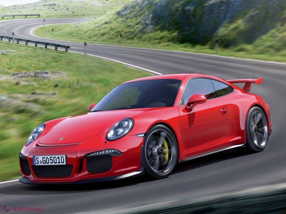 Moldovenii nu RENUNȚĂ la lux! Vezi câte mașini de marca „Porsche” și „Mercedes” au vândut saloanele auto 