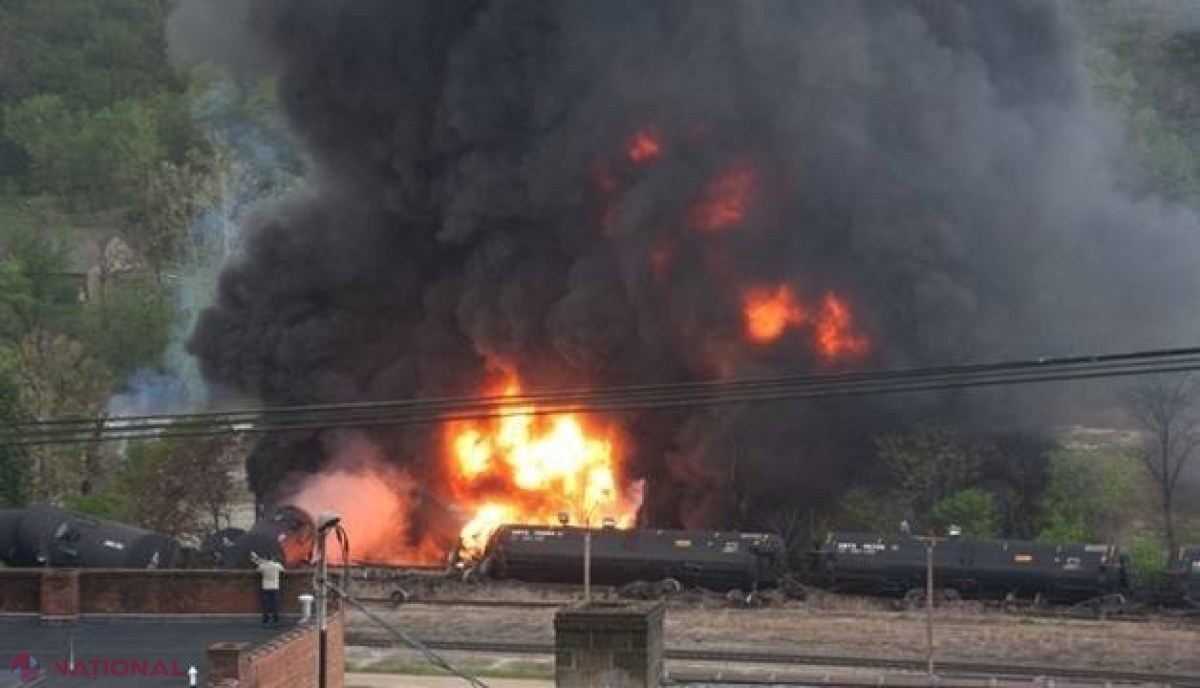 Un tren care transporta PETROL a deraiat și a ARS 