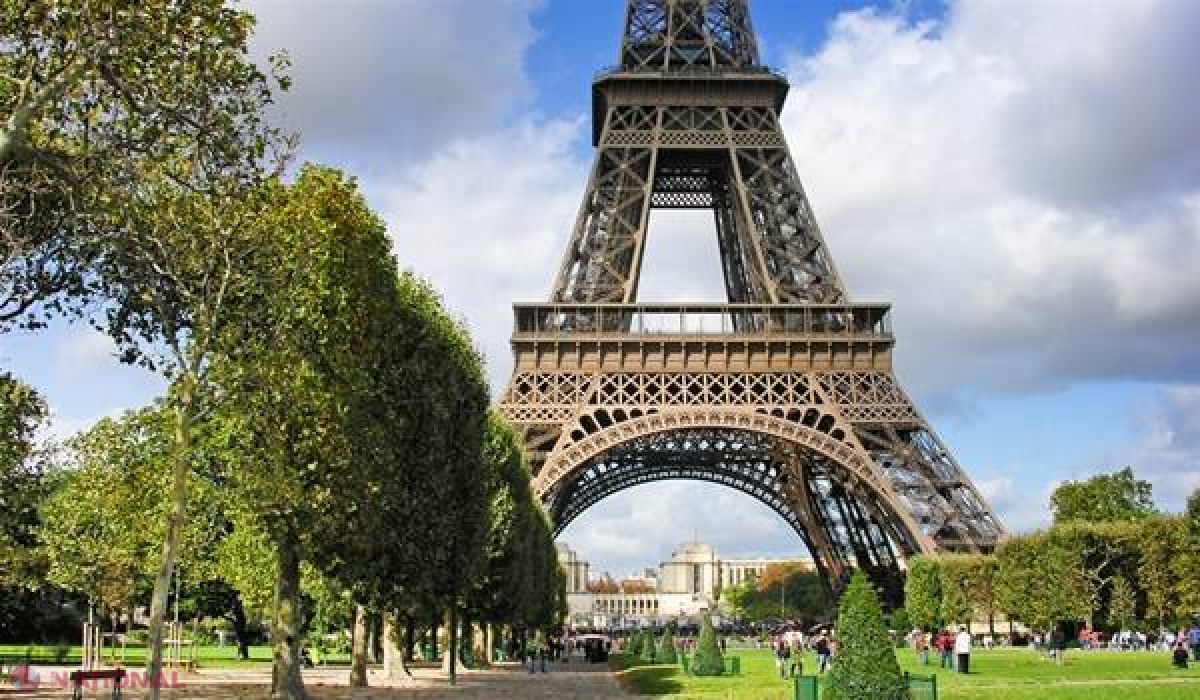 Alertă teroristă în Paris: Turnul Eiffel a fost EVACUAT 