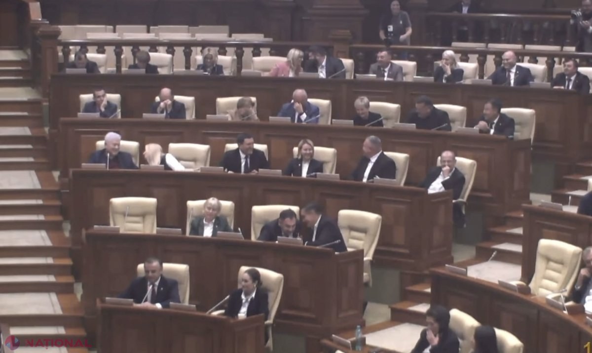 VIDEO // Schimb dur de REPLICI între „прицепщикул” Voronin și TRACTORISTUL Tarlev. La rampă a ieșit și Renato Usatîi, după ce Plîngău a solicitat Parlamentului să nu-l accepte drept conducător al Comisiei securitate națională și ordine publică