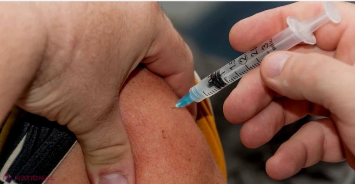 Un bărbat s-a vaccinat împotriva COVID-19 de 90 de ori pentru a vinde certificate de vaccinare