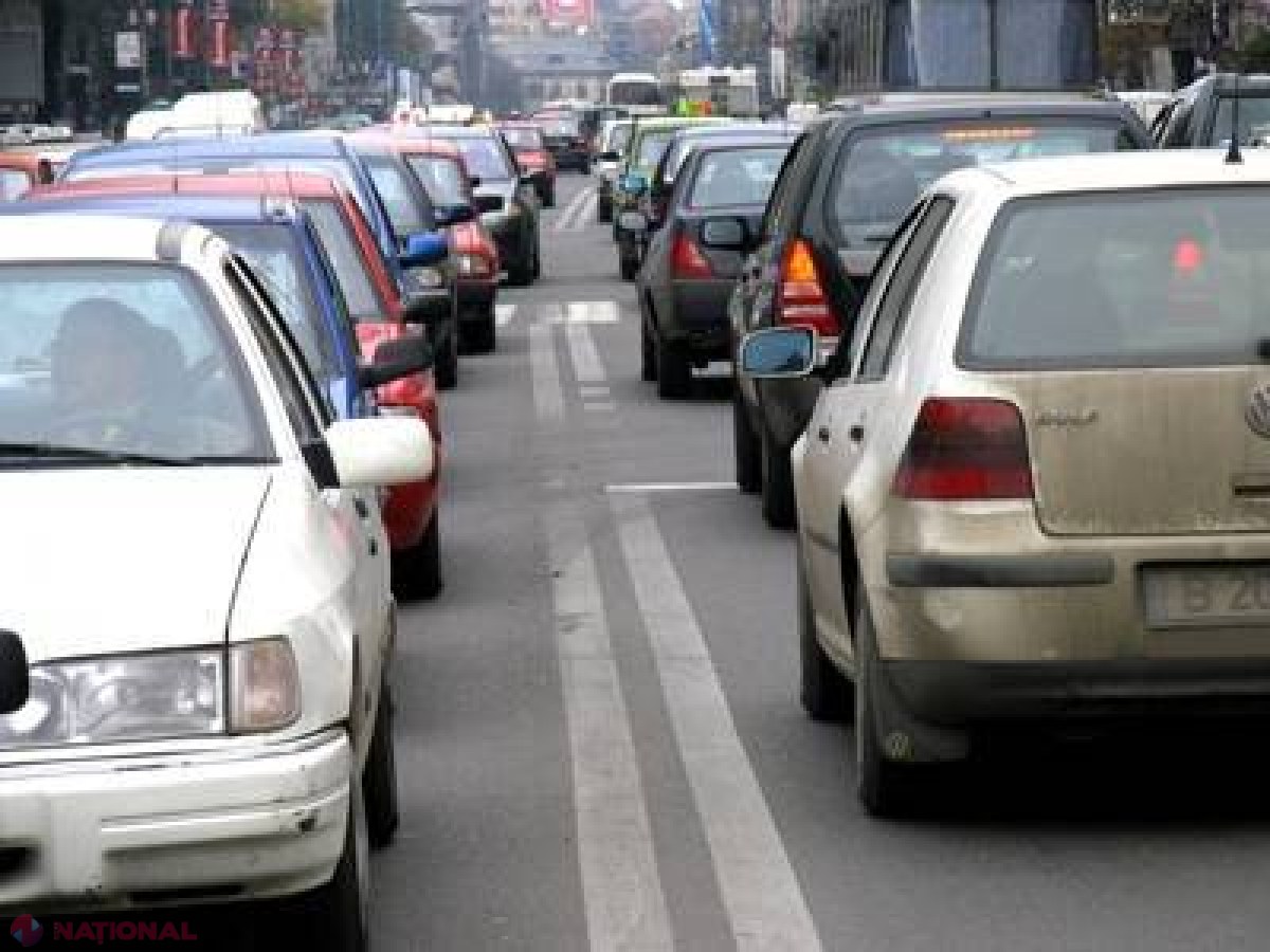 Atenție, șoferi! De mâine, ținem farurile aprinse și ziua!