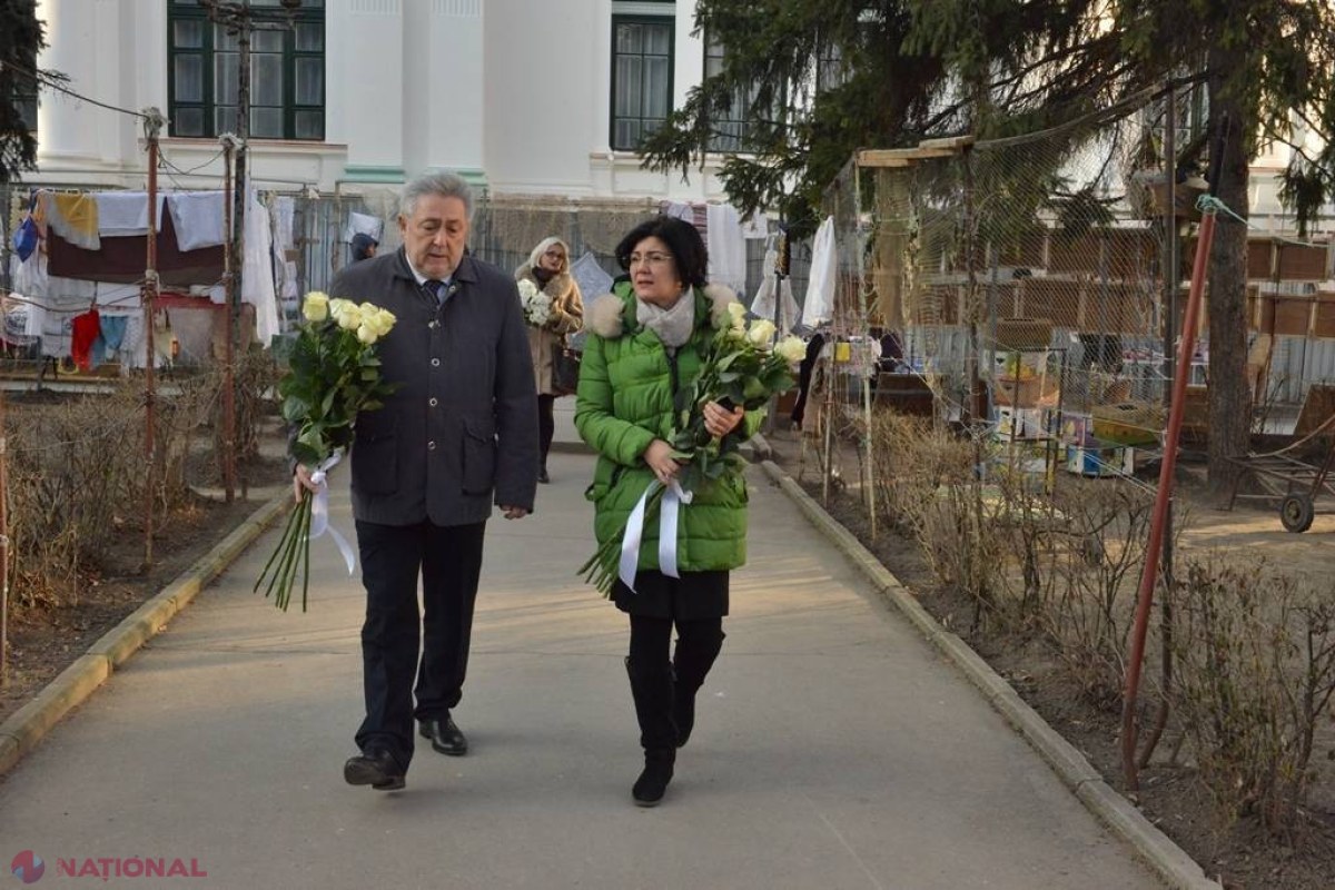 PREMIERĂ // Conducerea capitalei a ales ALT monument pentru a-l omagia pe Mihai Eminescu
